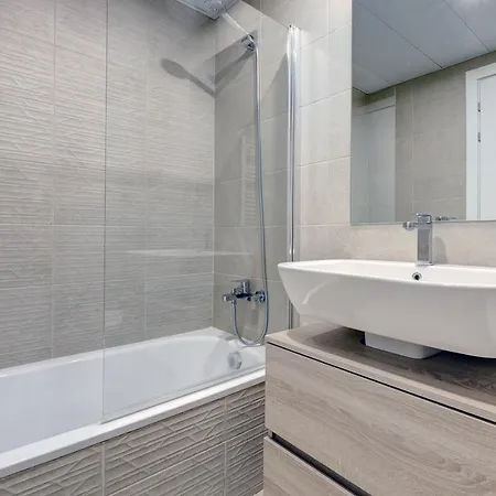 Apartment Stylish 2 Bedroom In Old Town