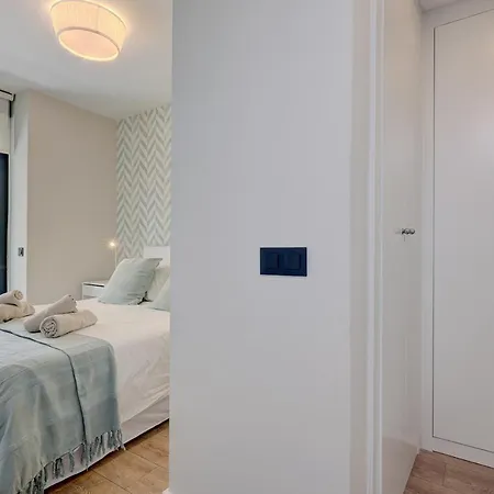 Stylish 2 Bedroom In Old Town Apartment
