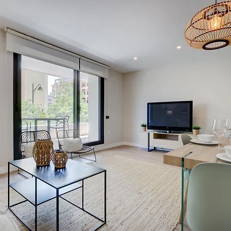 Stylish 2 Bedroom In Old Town Apartment