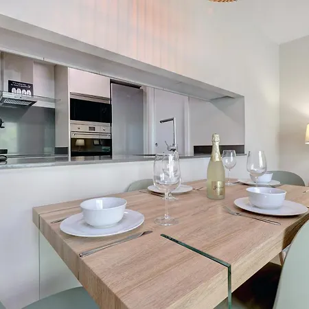 Stylish 2 Bedroom In Old Town * Εστεπόνα